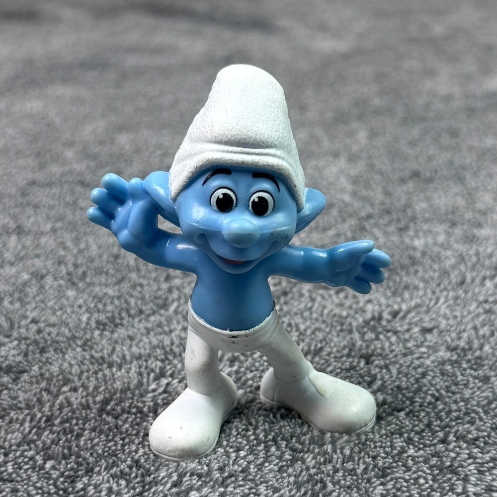 Peyo 2013 McDonalds Smurfs Blue Waving Figure Plastic Toy 3 Inch Collectible
